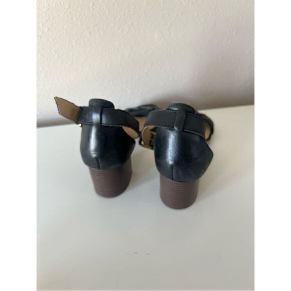 5/$25 Gap Black Block Heel Sandals - Picture 4 of 6
